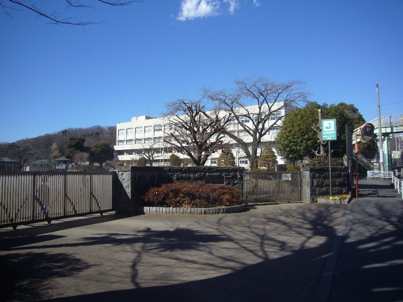 川尻小学校　約400ｍ