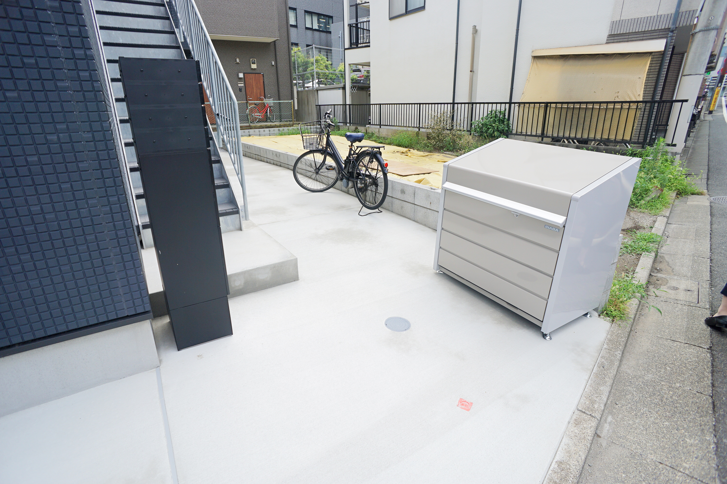 宅配ＢＯＸと敷地内ゴミ置場